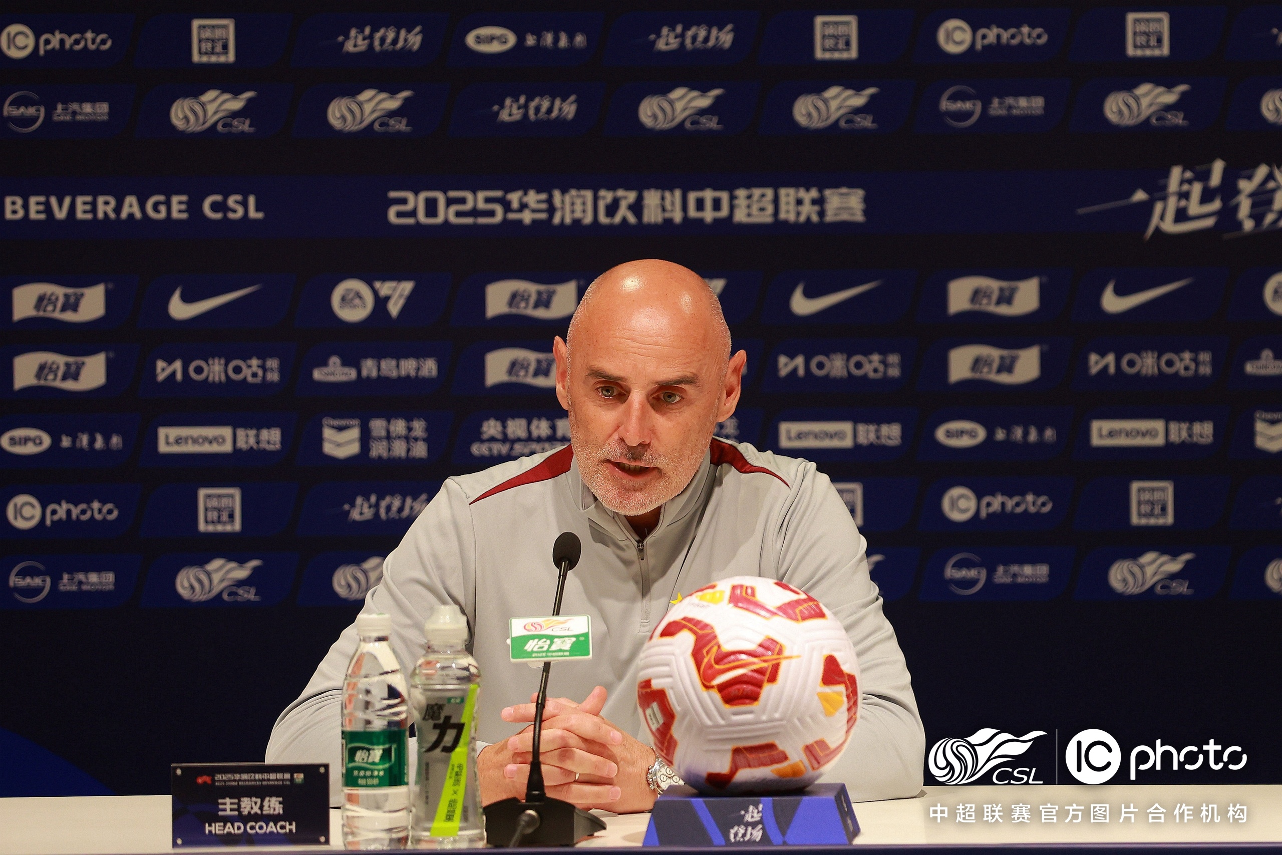 中超赛程吃紧，托特纳姆窗口期手感冰凉，球迷炸锅，轮换策略成焦点